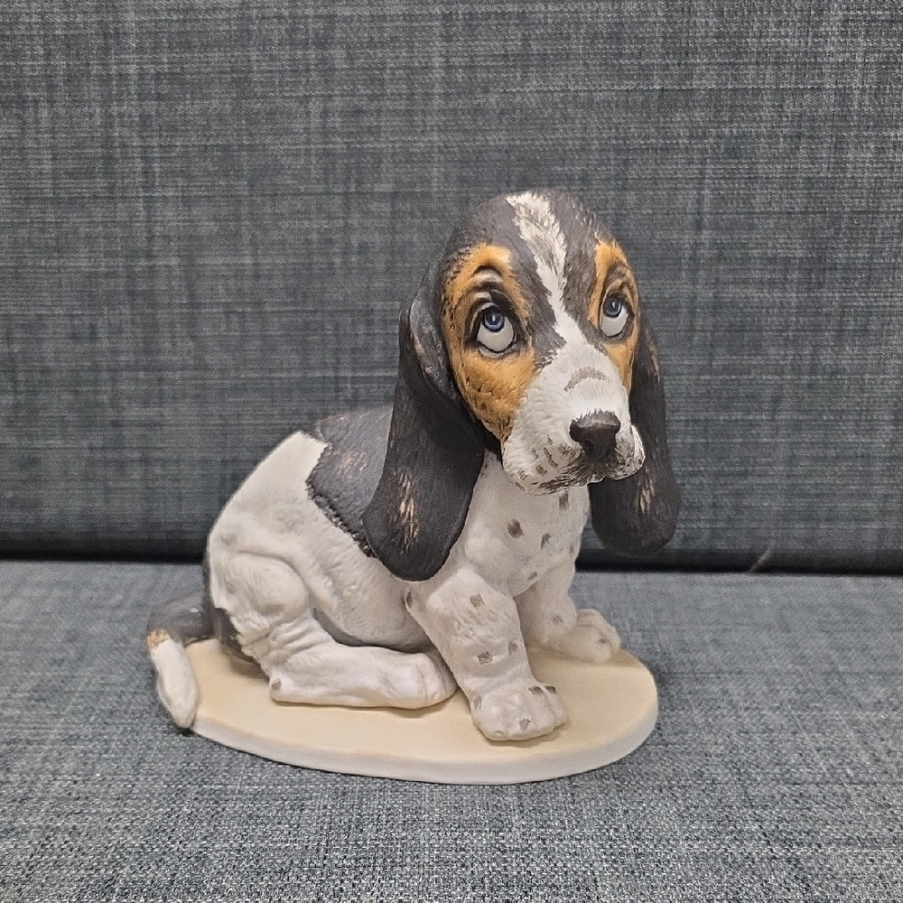 Masterpiece Porcelain By Homco Hound Dog (1983)